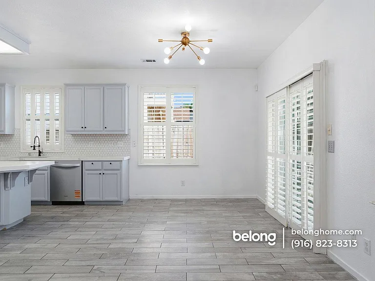 1714 Nicol Way — Photo 14