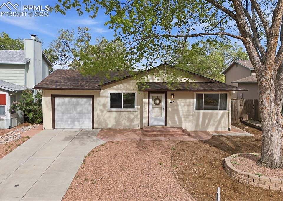 1st image of 961 Columbine Ave