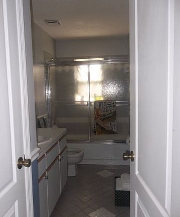 5th image of 4 White House Dr