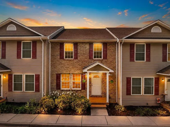 912 2nd St, Radford, VA 24141
