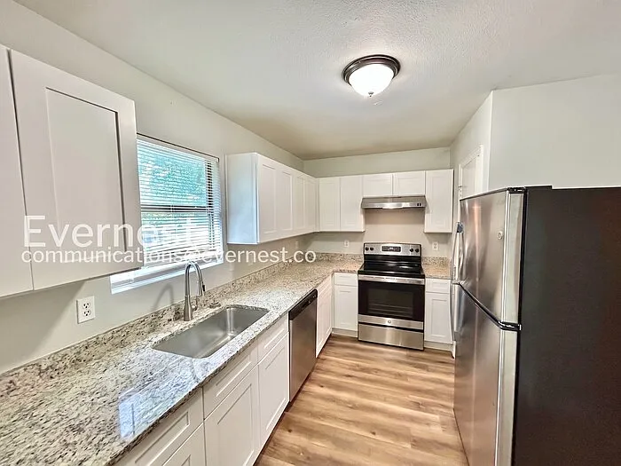 230 Creek Cove Dr — Photo 5