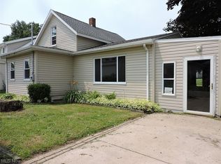1546 Raymond St, Lakemore, OH 44250