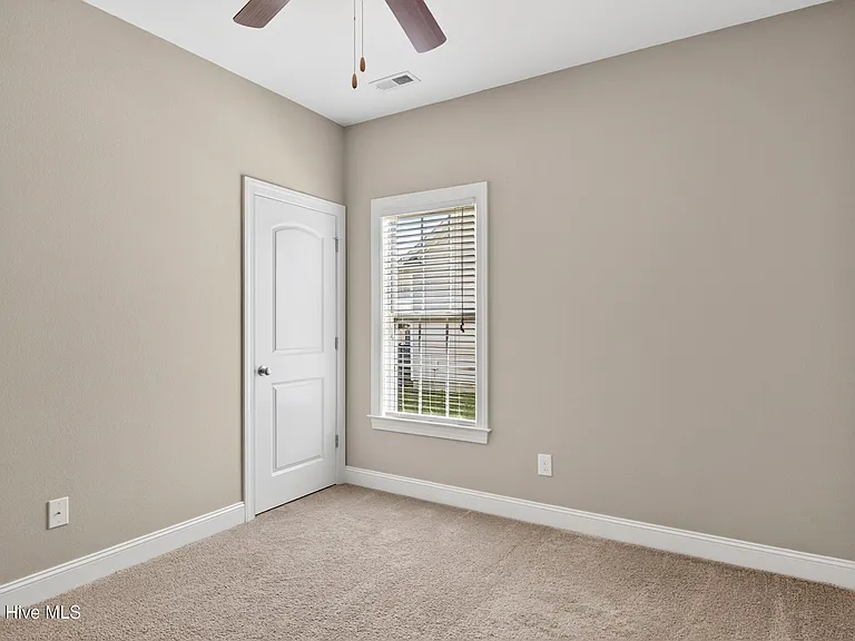 1661 Cambria Dr #B — Photo 18