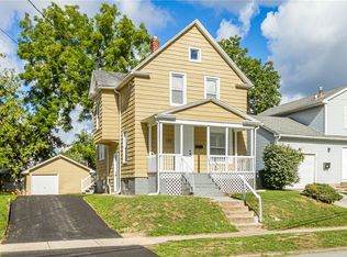 121 Baycliff Dr, Rochester, NY 14609