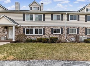 1124 Pilgrim Pkwy, Elm Grove, WI 53122