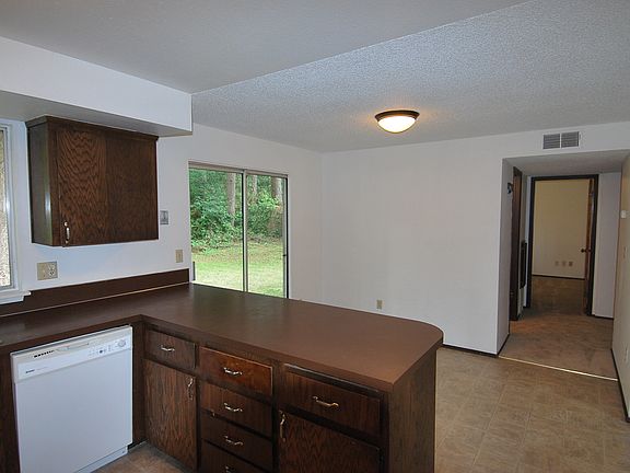 4th image of 7432 11th Ct SE