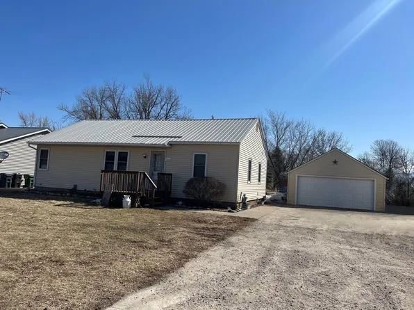 506 Frontier Rd, Brewster, MN 56119