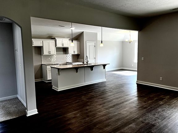 4th image of 7388 Hanford Drive