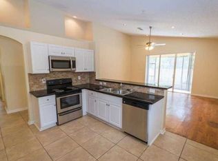 10216 SW 16th St, Pembroke Pines, FL 33025