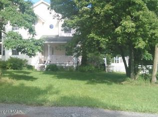 107 Deats Ln, Scotrun, PA 18355