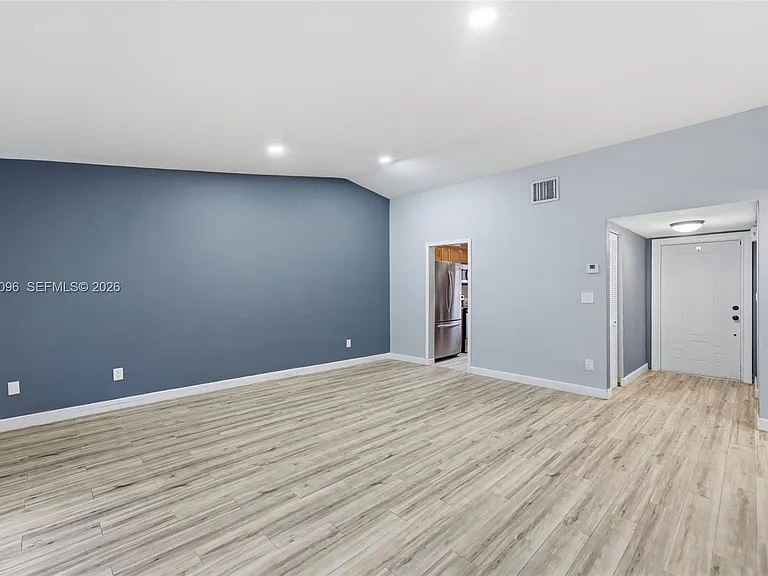 11601 SW 123rd Ave — Photo 10