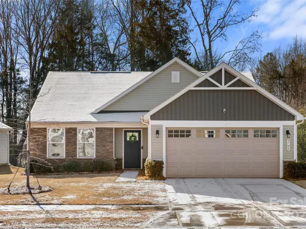 9706 Hamel St, Charlotte, NC 28215