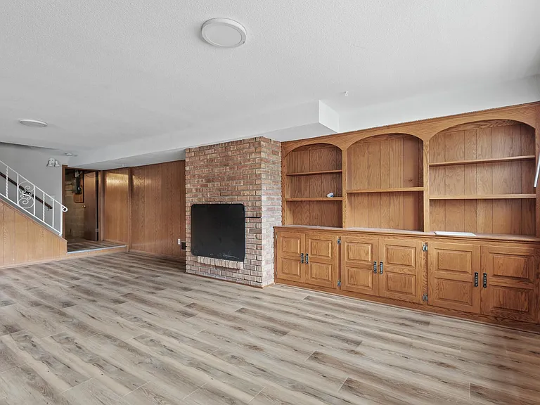8542 Plymouth Ave N — Photo 11