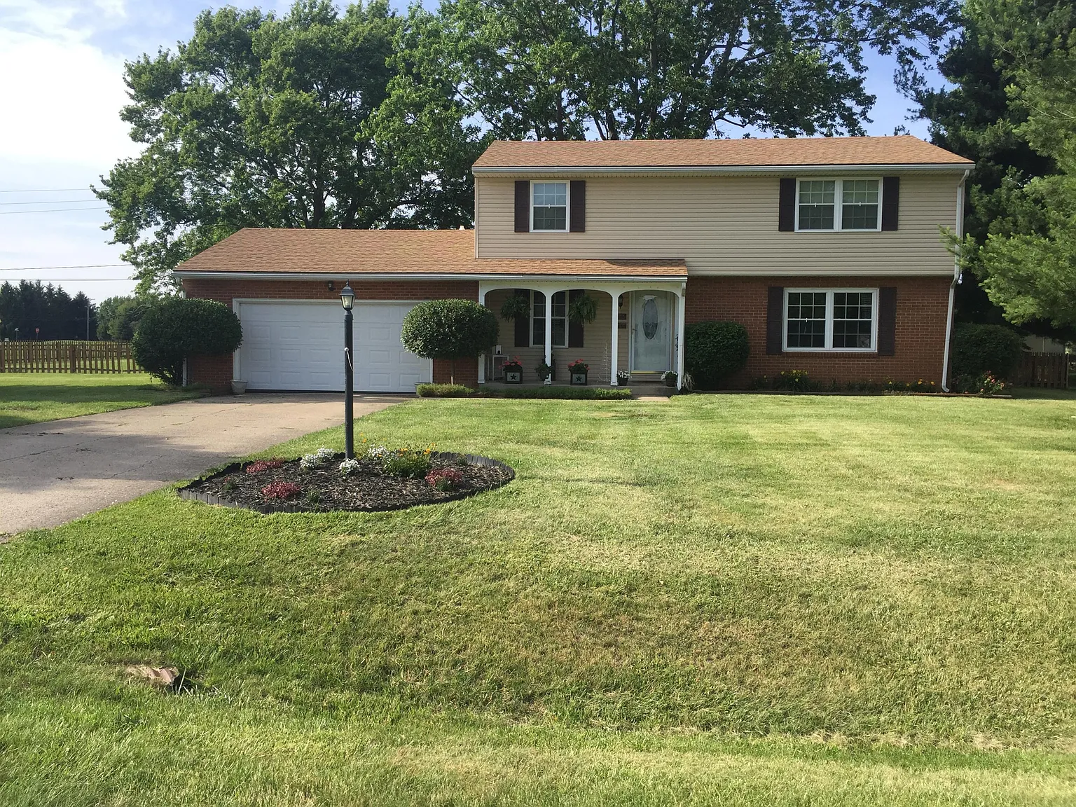 57 Hawthorne Dr SE photo 1