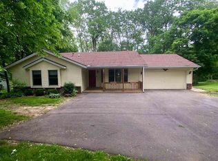 4934 E Nordic Woods Dr, Byron, IL 61010
