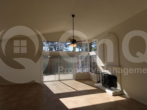 5th image of 55 E La Vieve Ln