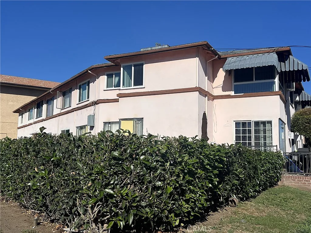 2 bed, 650 sqft, $2,150 — Photo 1