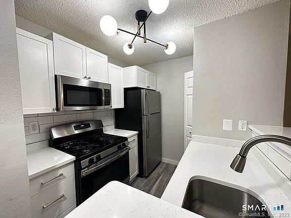 2nd image of 100 Glenbrook Rd #2211