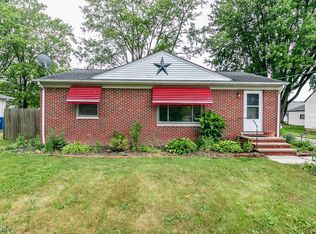 6778 Mackenzie Rd, North Olmsted, OH 44070