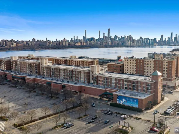 5207 City Pl, Edgewater, NJ 07020