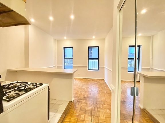 3rd image of 410 W 36th St #2E
