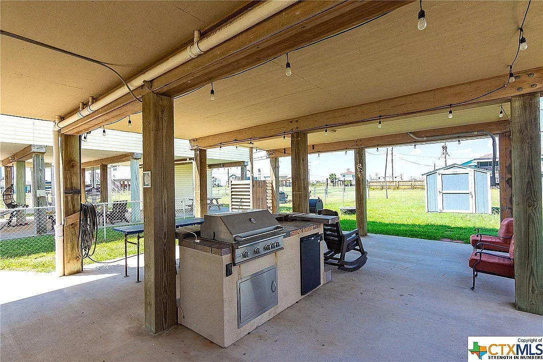 3 bed, 1056 sqft, $2,000 — Photo 3