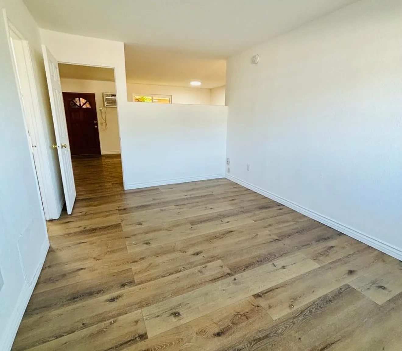 10635 Sherman Grove Ave — Photo 3