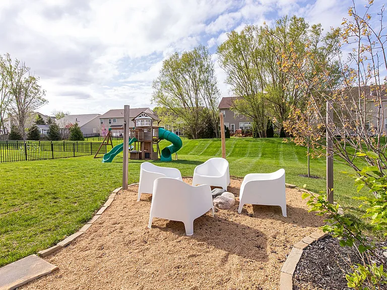 6787 Oakcrest Dr — Photo 59