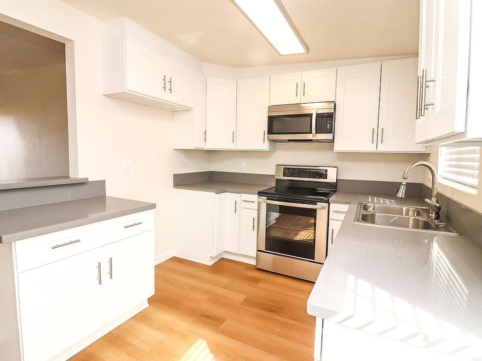 1st image of 14119 Mulberry Dr APT 17