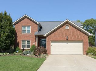 959 Forest Lake Dr, Lexington, KY 40515