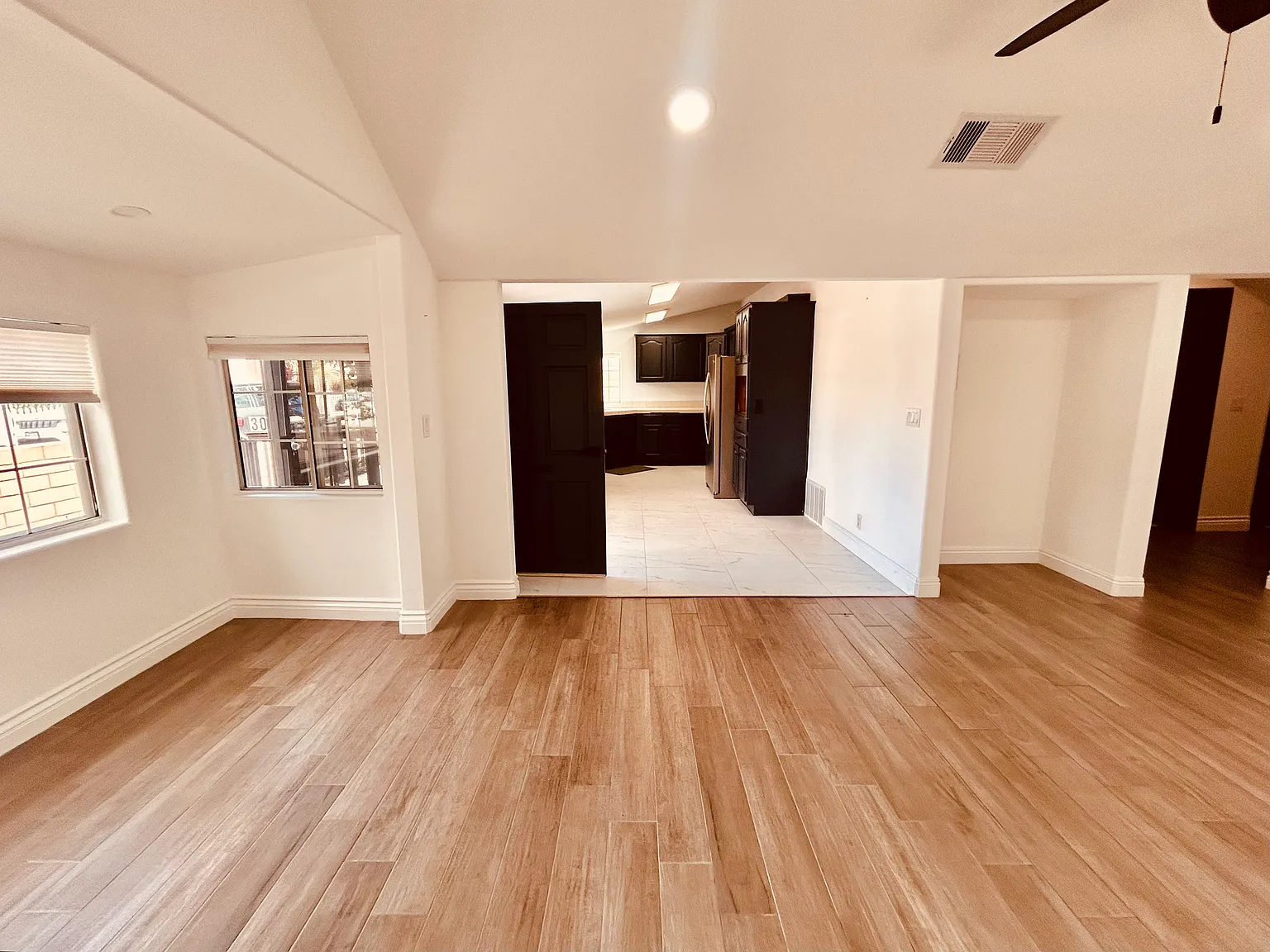 3 bed, 1400 sqft, $5,900 — Photo 3