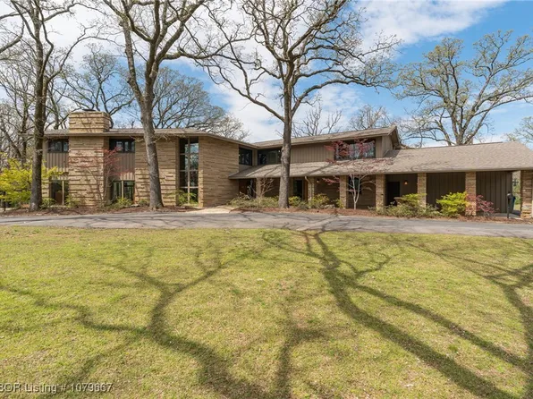 4 Berry Hill Rd, Fort Smith, AR 72903