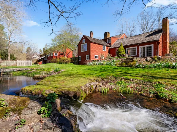 40 North Street, North Branford, CT 06471