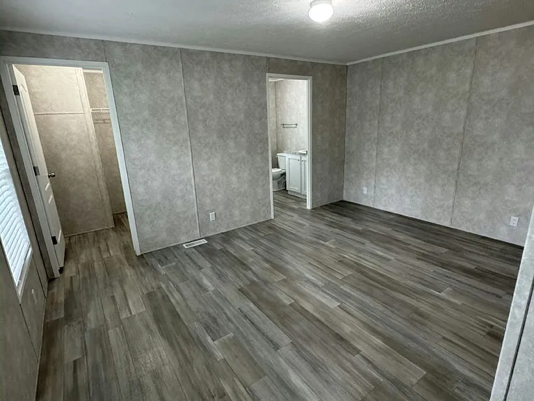 5130 Canterbury Ave #233 — Photo 6
