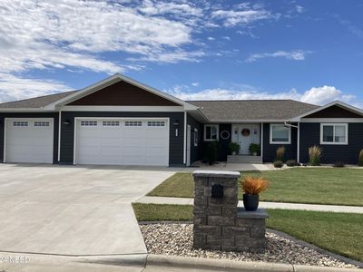 1121 27th St NE, Watertown, SD, 57201