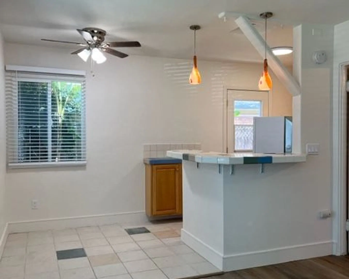 Beach Close- Welcome To Emerald Street A 1 Bedroom Cottage — Photo 1