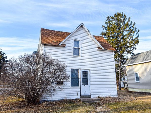 715 8th St E, Thief River Falls, MN 56701