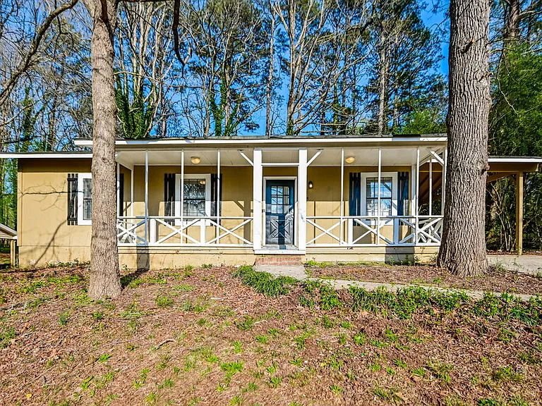 119 Adrian Dr — Photo 1