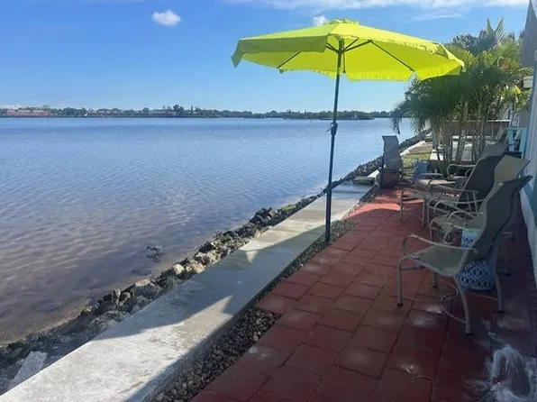 21 Riverview Ln, Bradenton, FL 34208