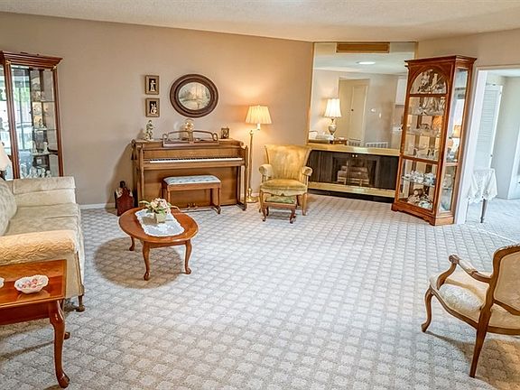 2nd image of 19315 Oak Plaza Ct