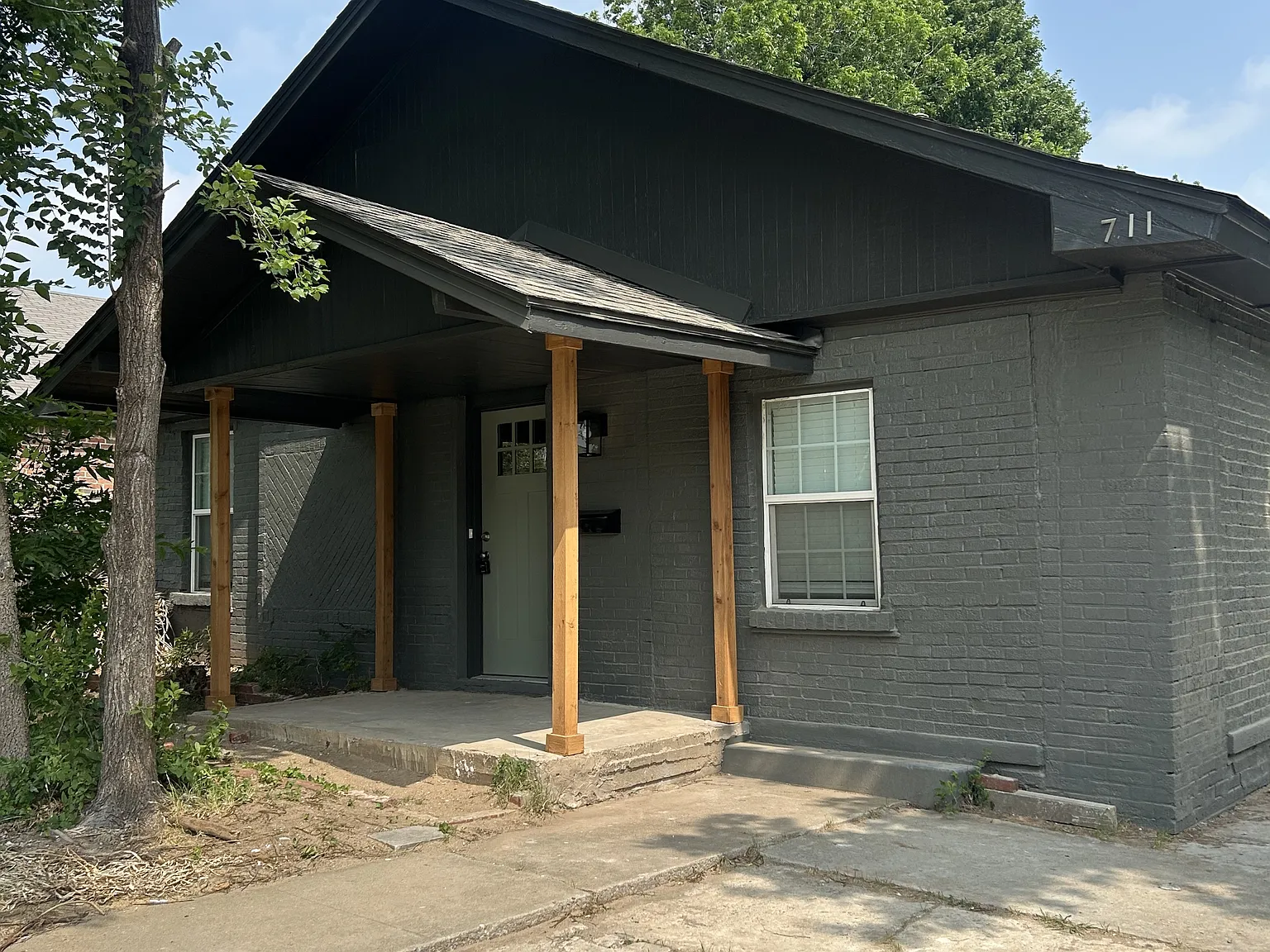 711 West Hill Street - 1 — Photo 2