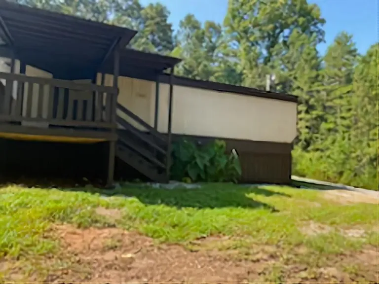 401 Shallow Creek Dr — Photo 1