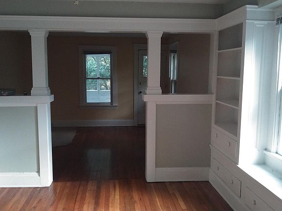 5th image of 10104 Burton Ave