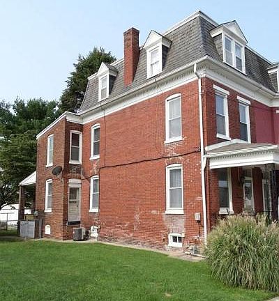 2nd image of 710 Windsor St