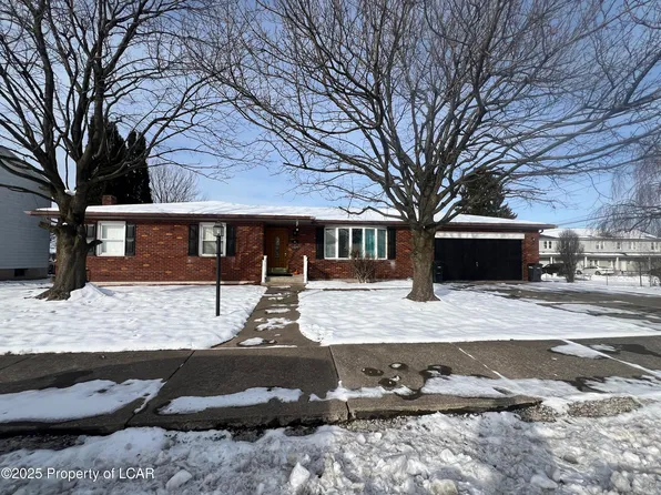 829 W 21st St, Hazleton, PA 18201