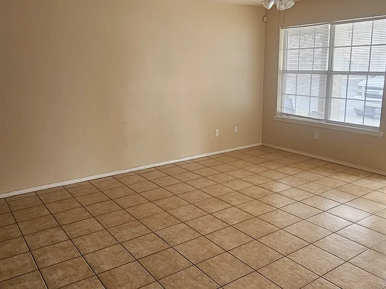 Santa Fe Apartments — Photo 12