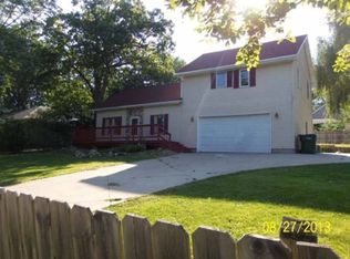 N9197 Ash St, East Troy, WI 53120