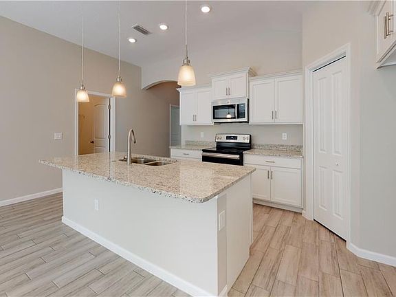 2nd image of 117 Pansy Ln
