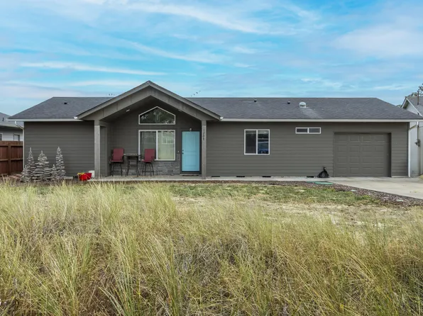 1705 NW Canal St, Waldport, OR 97394