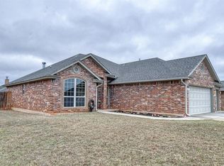 1410 Tara Dr, Moore, OK 73160